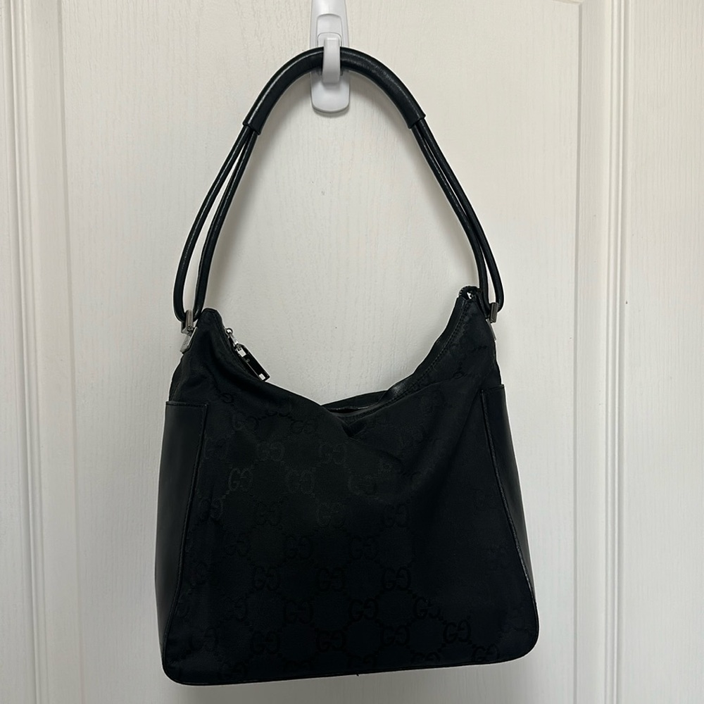 GICCI 🖤 Black leather/nylon GG Monogram shoulder bag No callouts Authentic
